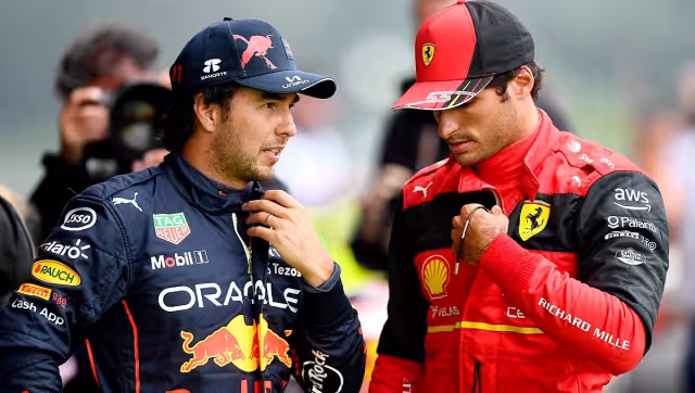 Checo Pérez (d) es segundo el Mundial con 64 puntos, mientras que Sáinz es cuarto con 55