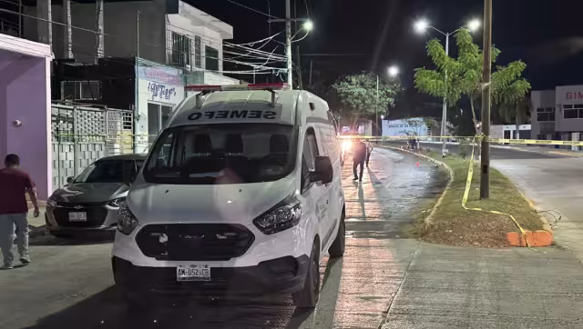 Motociclista muere tras derrapar y chocar contra poste en la avenida CTM de Campeche