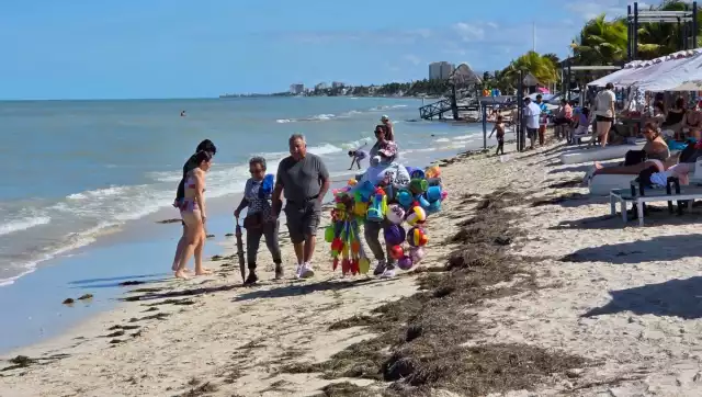 Las embarcaciones, según lo previsto, permanecerán atracadas entre siete y nueve horas en los muelles del puerto
