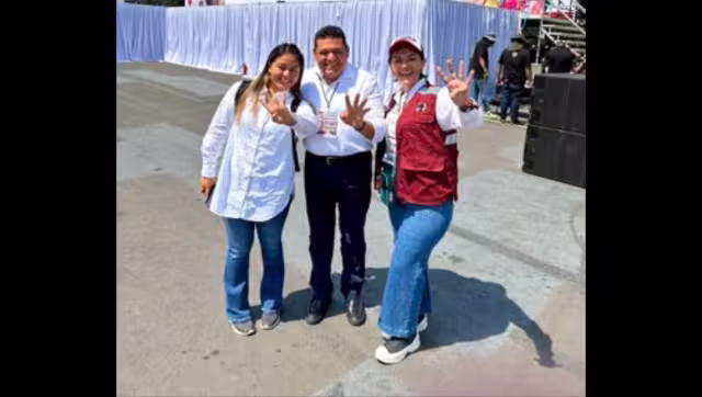 Javier May llegó al Zócalo de la Ciudad de México, para brindarle su respaldo a Claudia Sheinbaum en el arranque de su campaña presidencial