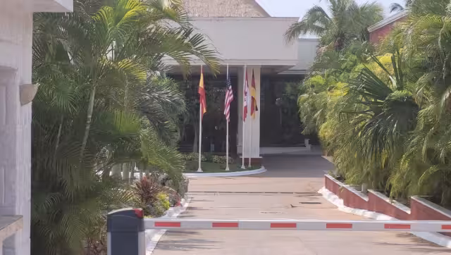 El personal de seguridad del complejo hotelero negó los hechos