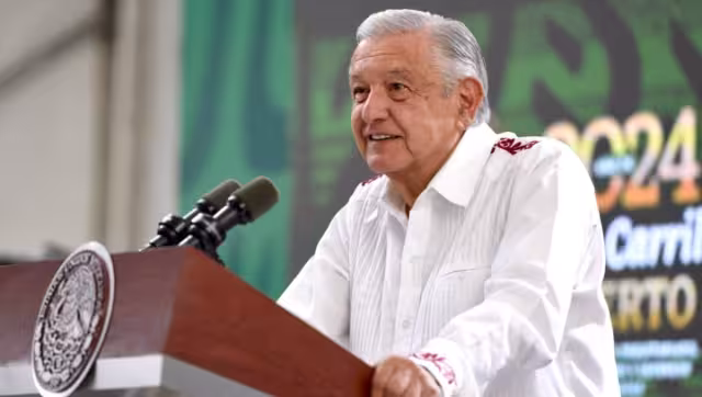 AMLO señaló que las vallas en Palacio Nacional son para proteger al inmueble de infiltrados violentos dedicados a realizar destrozos