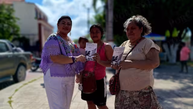 Entregan más de 150 cartillas de derechos de las mujeres en Champotón.