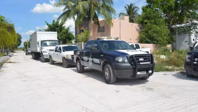 El hombre, al ver el hecho, se dio a la fuga