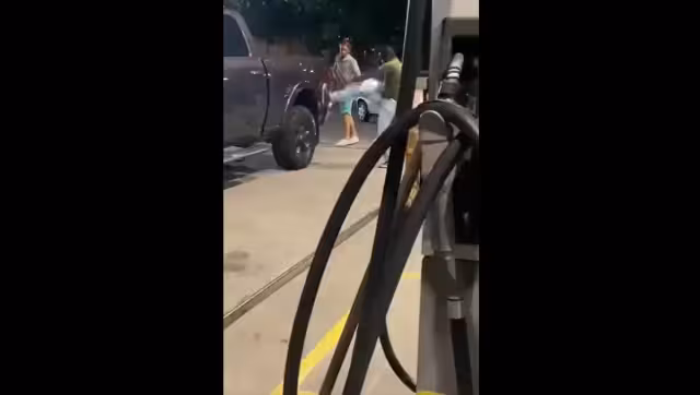 Un hombre en Brasil patea una camioneta y termina baleado en gasolinera