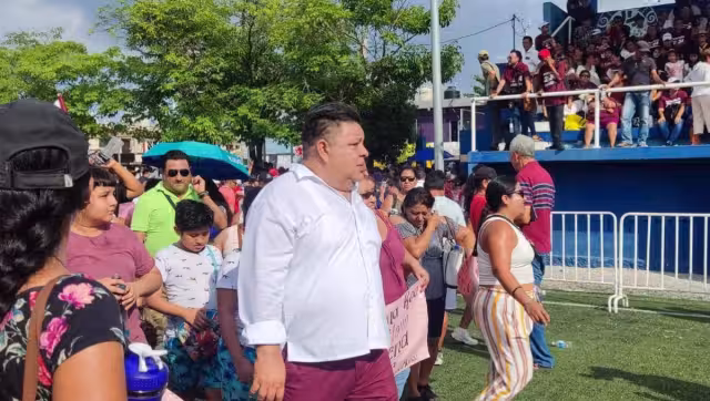 Orlando Muñoz, después de varios años de representar al PRI, ahora se pinta de guinda, pues aspira a Regidor en la planilla de Estefanía Mercado