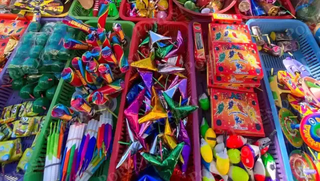 Alertan por daños de la pirotecnia en personas con discapacidad durante temporada decembrina