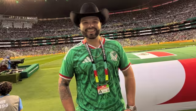 ¿Leonardo Aguilar fue sacado del estadio en el partido de México vs Chequia?