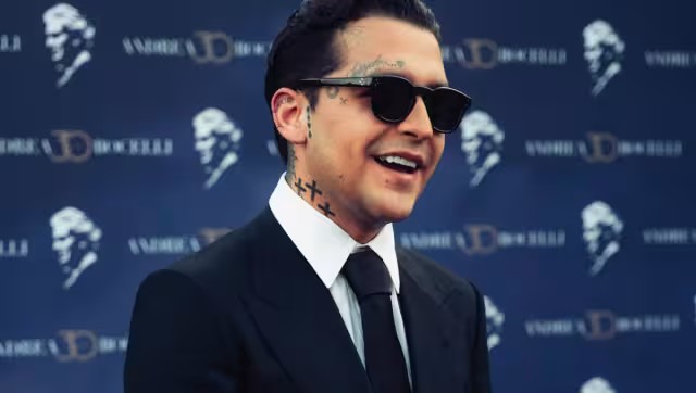 Cristian Nodal revela la inspiración para su primer tatuaje en el rostro.