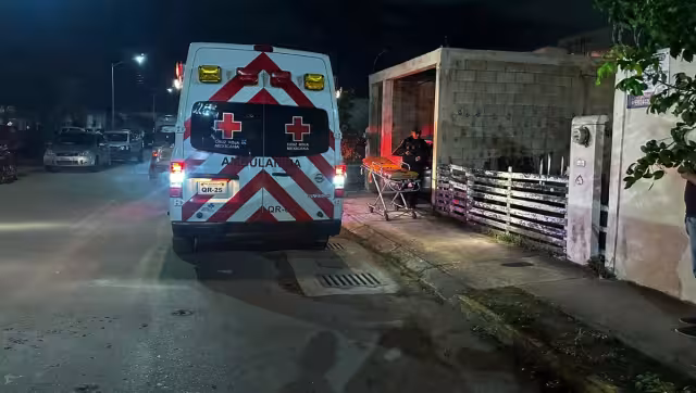 El cuerpo perdía sangre en gran cantidad, por lo que era urgente la presencia de paramédicos