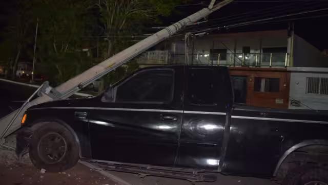 El hombre fue detenido y llevado a los separos ante los destrozos realizados