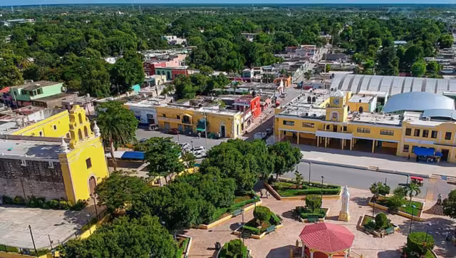 La mujer fue encontrada por su hijo de 13 años, quien como pudo pidió auxilio