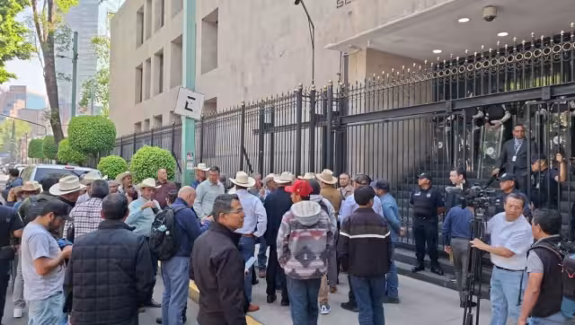 SEGOB lamenta que los productores agrícolas y transportistas rompieron el diálogo