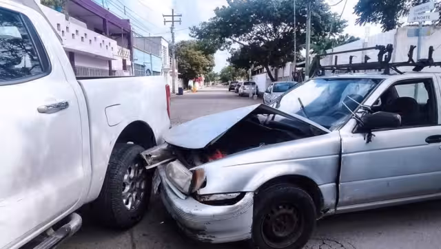 Reportan que no es la primera vez que este tipo de accidentes ocurren, debido a que los hojalateros se estacionan de mala manera .
