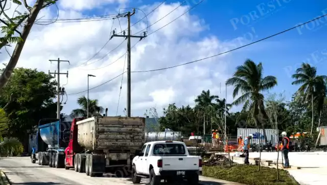 Volqueteros de Sabancuy y Campeche reclamaron un adeudo de dos millones de pesos.