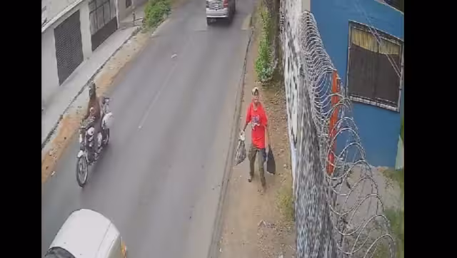 El hombre fue captado por una cámara de vigilancia