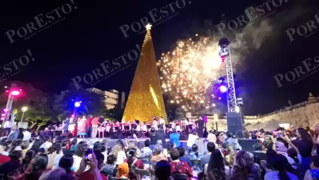 Campeche da la bienvenida a la Navidad con el encendido del Árbol en la Plaza de la República