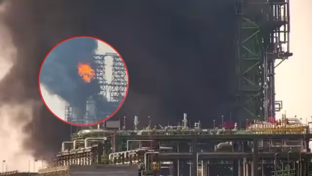 Incendio se registra en refinería Olmeca de Dos Bocas.