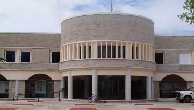 Falta pago de aguinaldo a trabajadores de la UAEQROO se debería a crisis económica