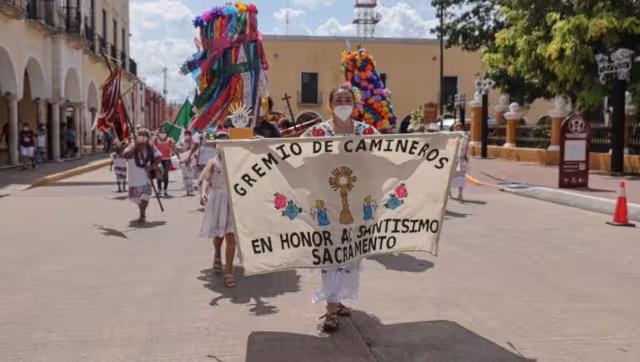 Buscan preservar las tradiciones en honor al Santísimo Sacramento