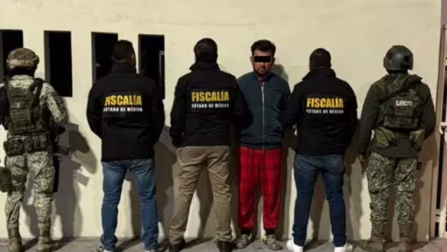 La Fiscalía del Estado de México informó de la detención de un colaborador del ex Presidente municpal de Toluca, quien sigue prófugo tras ser acusado de secuestro exprés