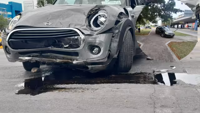 El accidente dejó daños materiales