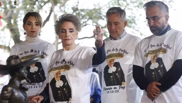 Vicente Fernández fue recordado por sus hijos y viuda