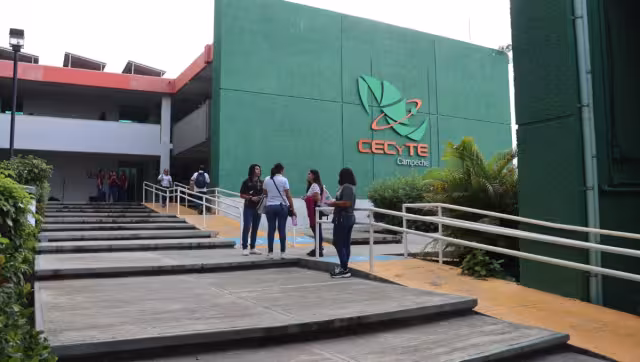 Cada 15 días se lleva a cabo una fumigación en los planteles de Cecytec