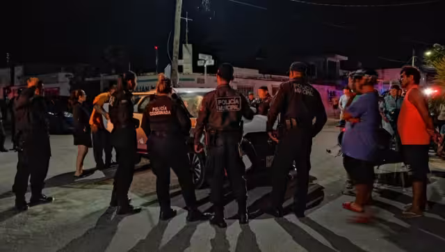 Ante el auxilio de vecinos, al lugar llegaron 10 patrullas con agentes policiacos