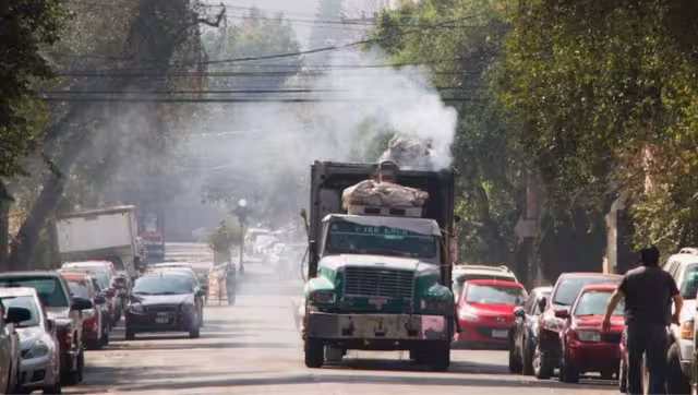 Este sábado se mantiene la Contingencia Ambiental y continúa la restricción para que circulen autos con engomado verde incluídos los de terminacióin "00" y "0"