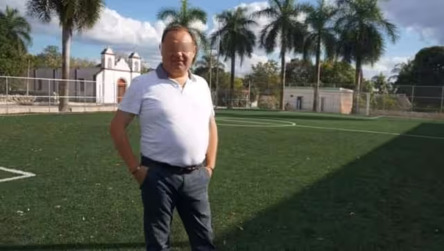 Luego de más de una semana de la aprensión, el ajuste legal por el que pasa le permitió tener la aprensión desde su casa.