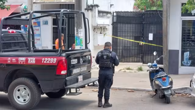 Al lugar llegaron elementos de la policía estatal, así como del Servicio Médico Forense
