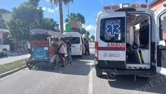 Mototaxi particular se impacta contra combi de pasajeros; dos mujeres resultan lesionadas