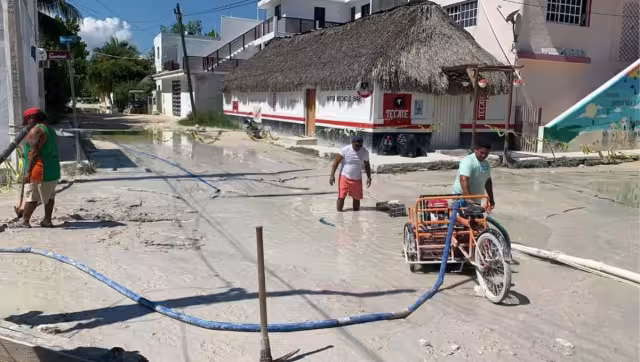 Alcaldía de Holbox Actúa Ante Denuncias de Calles Inundadas en Temporada de Lluvias