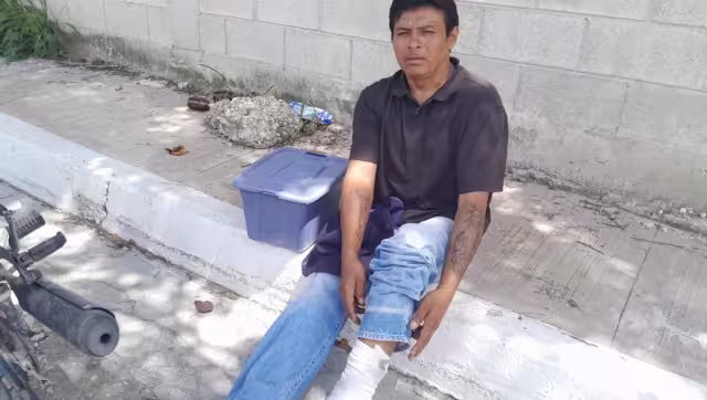 El albañil resultó con una fisura en el pie