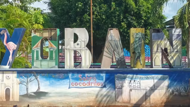 El paso de los fenómenos naturales, también han sido un factor que les ha causado deterioro