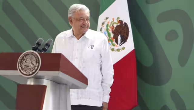Andrés Manuel López Obrador encabeza este martes 14  de noviembre, la conferencia mañanera desde Culiacán, Sinaloa.