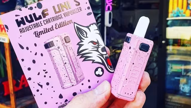 Los vapeadores o cigarrillos electrónicos se venden sin ninguna restricción en las principales avenidas de Cancún