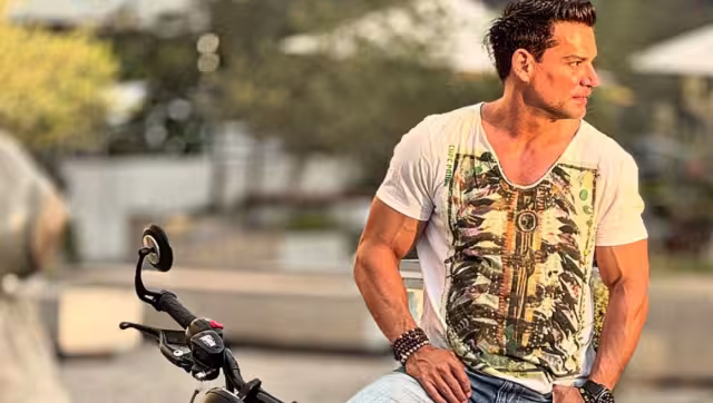 Cristián de la Fuente denuncia haber robo de su motocicleta en la CDMX.