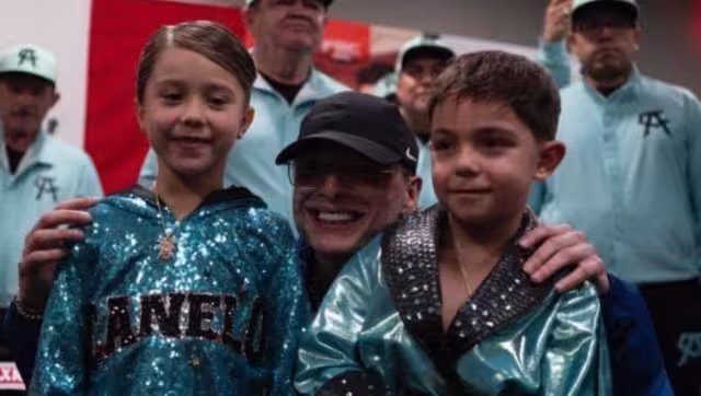 Peso Pluma convive con Saúl Álvarez y sus hijos previo a pelea con Munguía