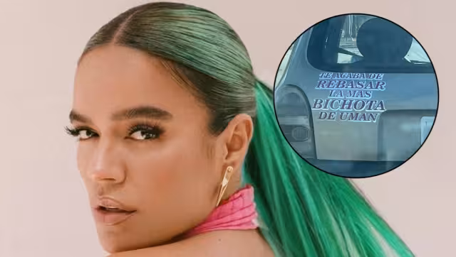 La conductora se ha vuelto viral por su épico mensaje en su auto que circula en Mérida