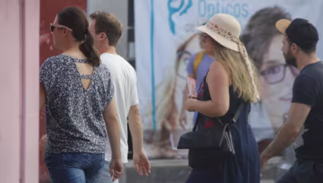 Por otro lado, recalcó que se siguen abriendo habitaciones, ya hemos llegado casi a 16 mil cuartos