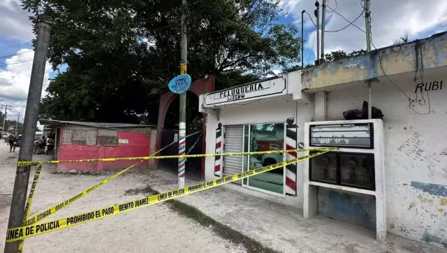 La vidriera del local tenía dos impactos de arma.