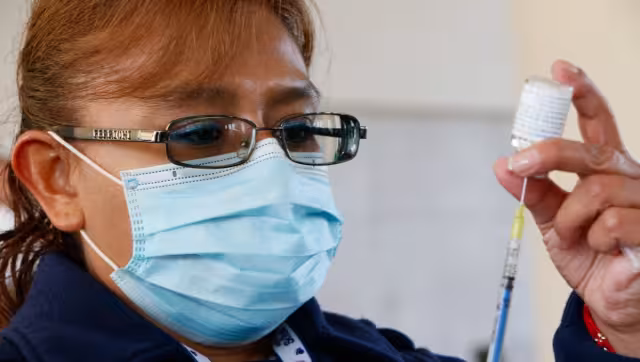 La medida de prevención para la epidemia de Covid-19 es vacunarse. Foto: Cuartoscuro