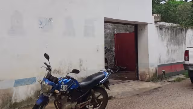 Los ladrones también se llevaron bocinas del bar