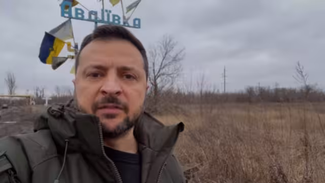 Volodímir Zelenski, Presidente de Ucrania visitó Avdivka luego de los intensos ataques aereos de Rusia