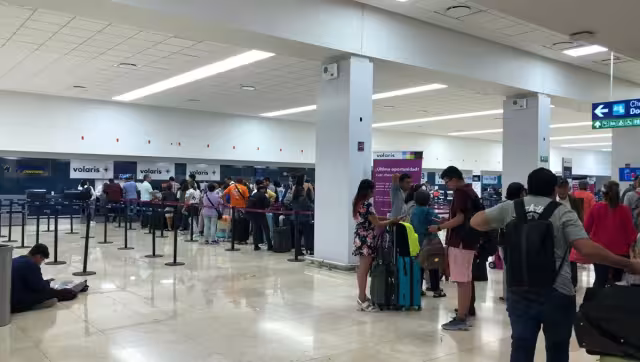 Los primeros vuelos en despegar fueron 823 de Aeroméxico rumbo hacia la capital del País