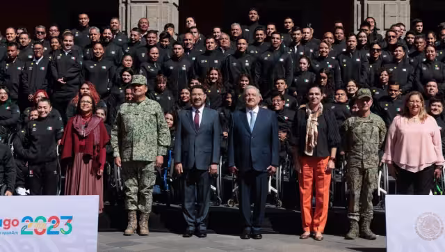 Andrés Manuel López Obrador abandera a la delegación que competirá en los Juegos Parapanamericanos Santiago 2023