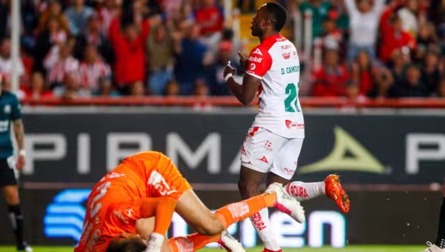 Diber Cambindo fue el héroe de Necaxa frente a Chivas