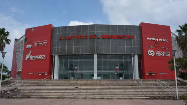 La primera piedra de la obra fue colocada el 7 de septiembre de 2014 y el recinto serviría para albergar eventos de talla mundial.